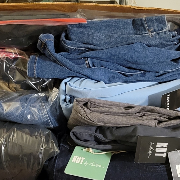 NWT Resellers Women's 10 piece Mystery Lot Mixed Brands/styles MINIMUM MSRP $400 - Picture 1 of 8